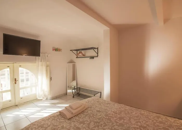 Cozy's House Nel Cuore Della Citta Κατάνια